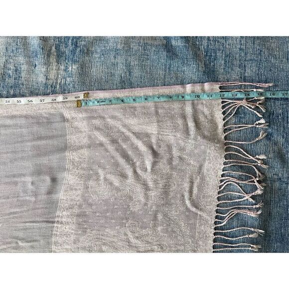 Bindya Pale Pink Gray Paisley Scarf w Fringe - Picture 9 of 9